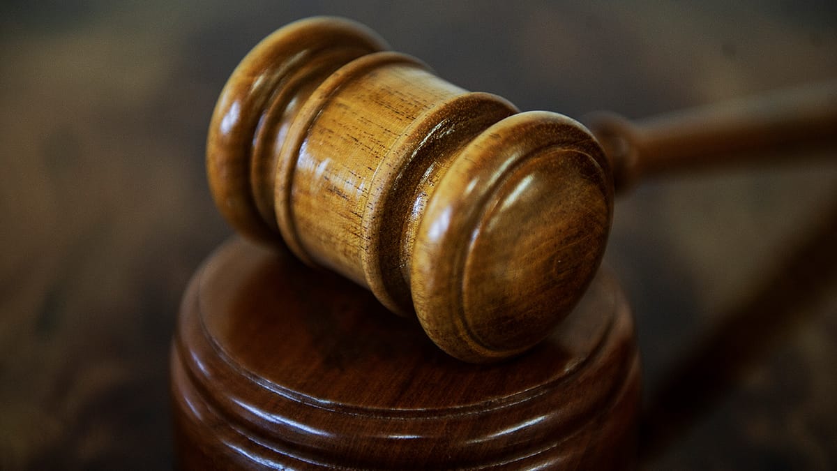 flagrancia equiparada defensa adecuada