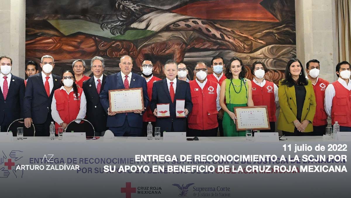 entrega reconocimiento cruz roja